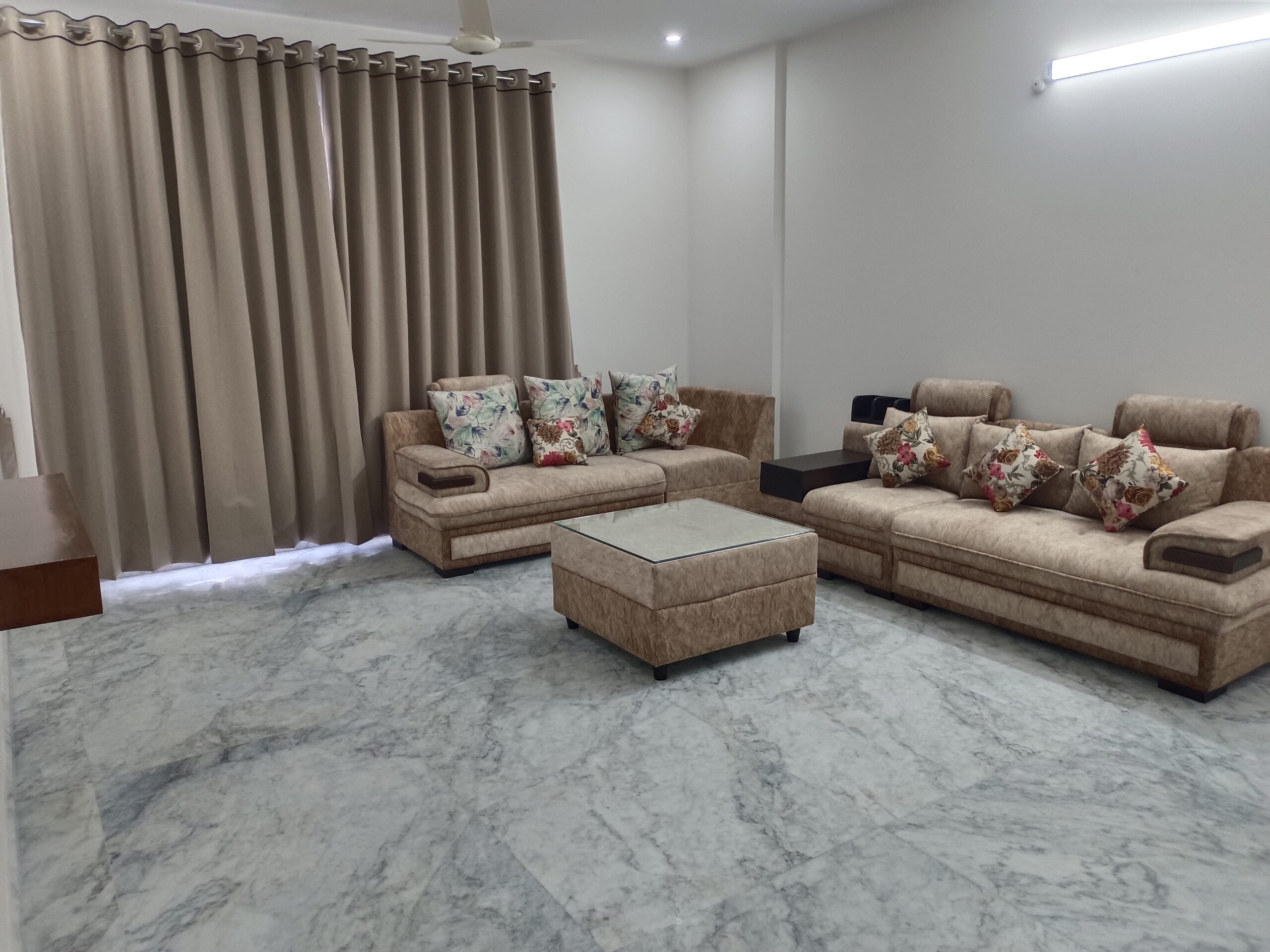 Fully Furnished Apt for Rent @ Baridhara ( Road# 04 )